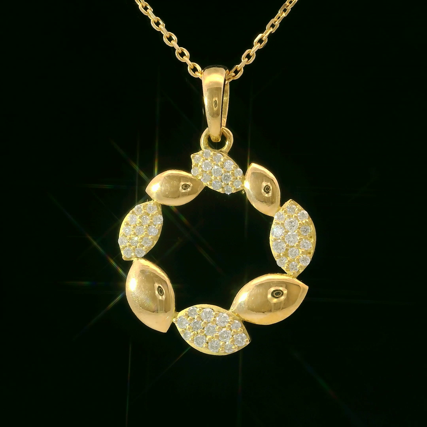 Diamond Pendant - 18kt Yellow Gold