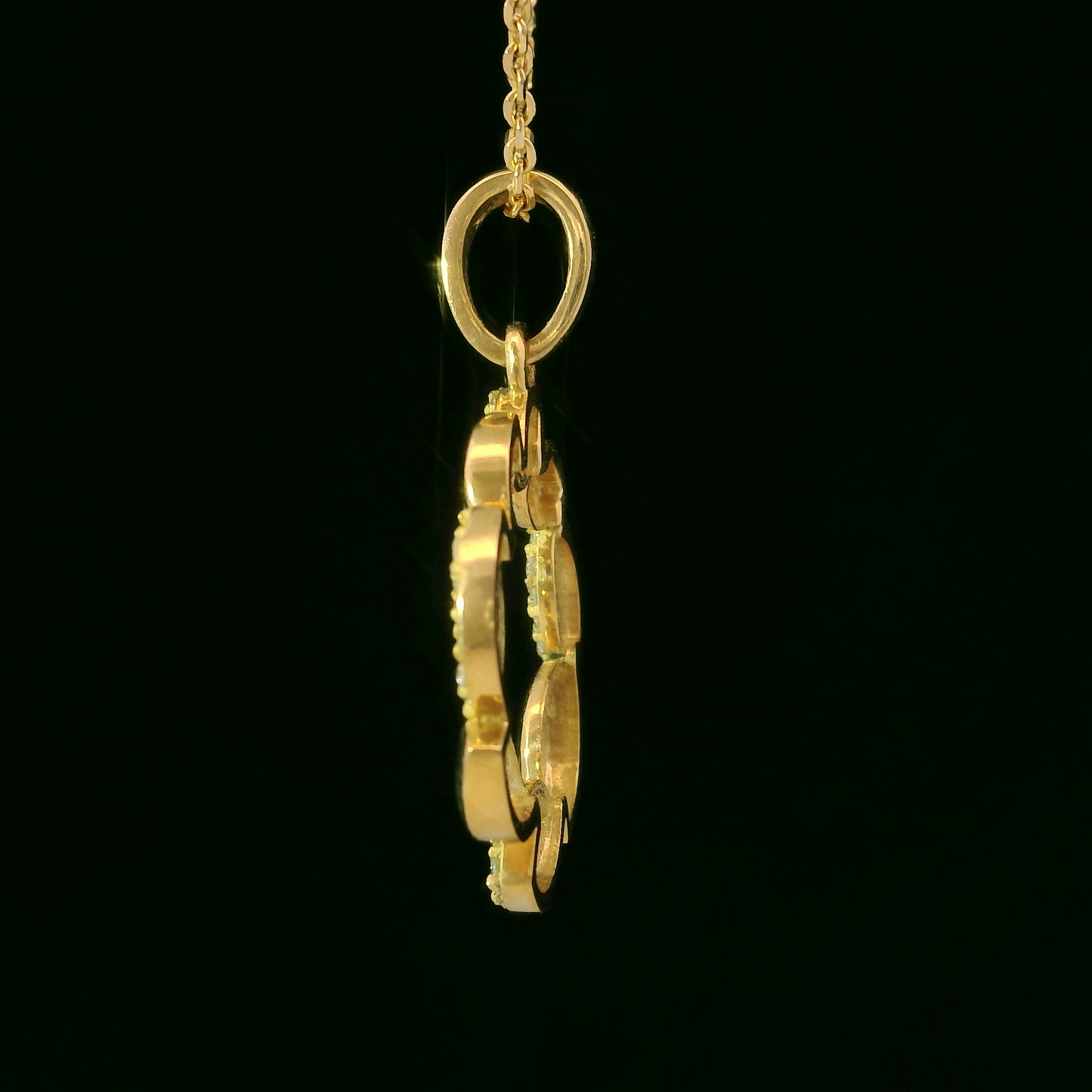 Diamond Pendant - 18kt Yellow Gold