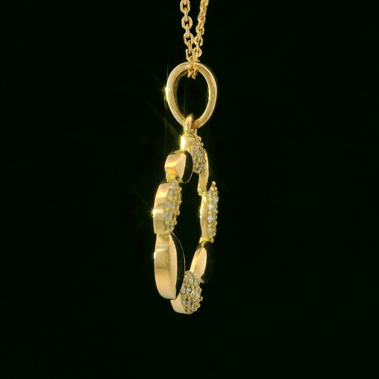 Diamond Pendant - 18kt Yellow Gold