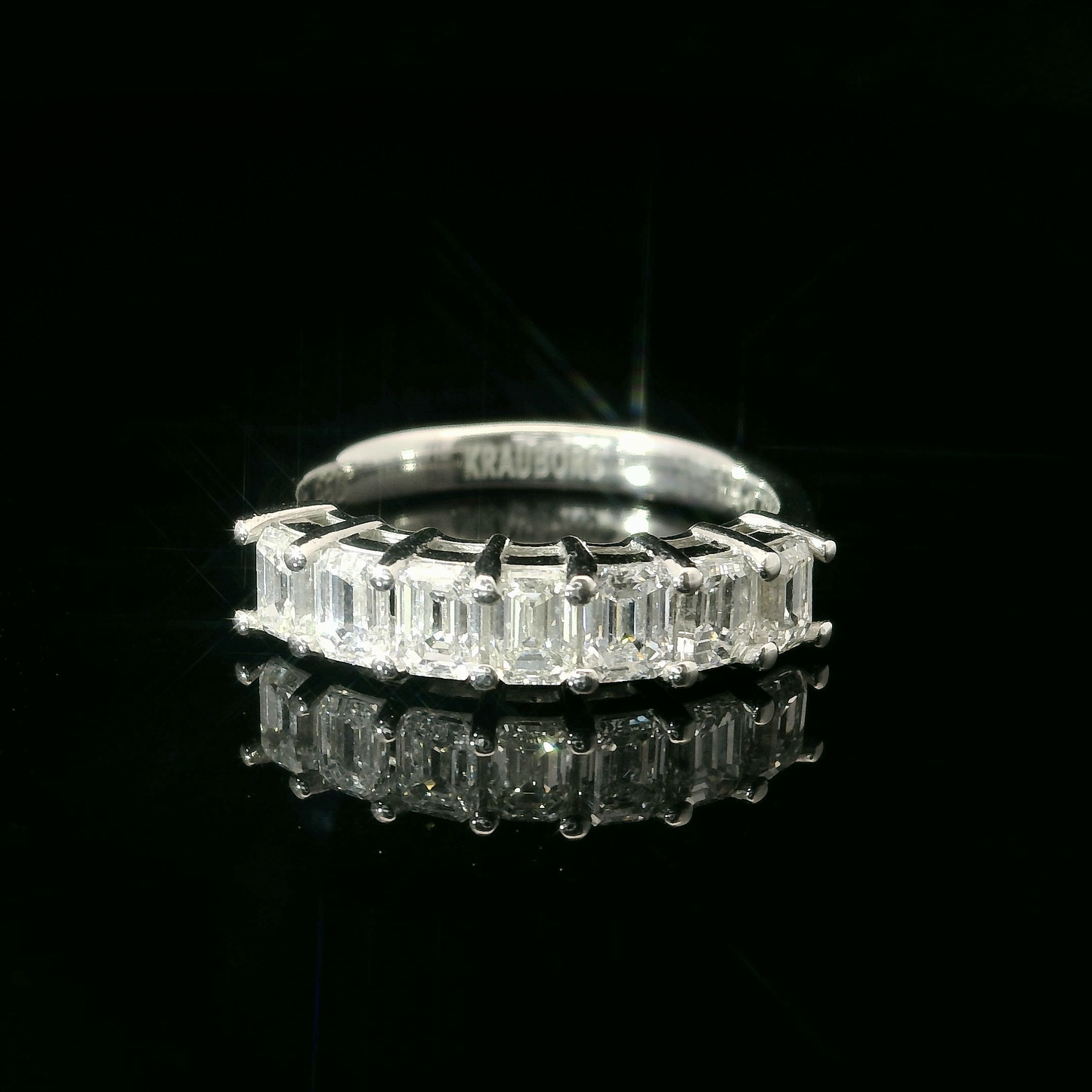 Elegant Emerald Diamond Ring - Platinum
