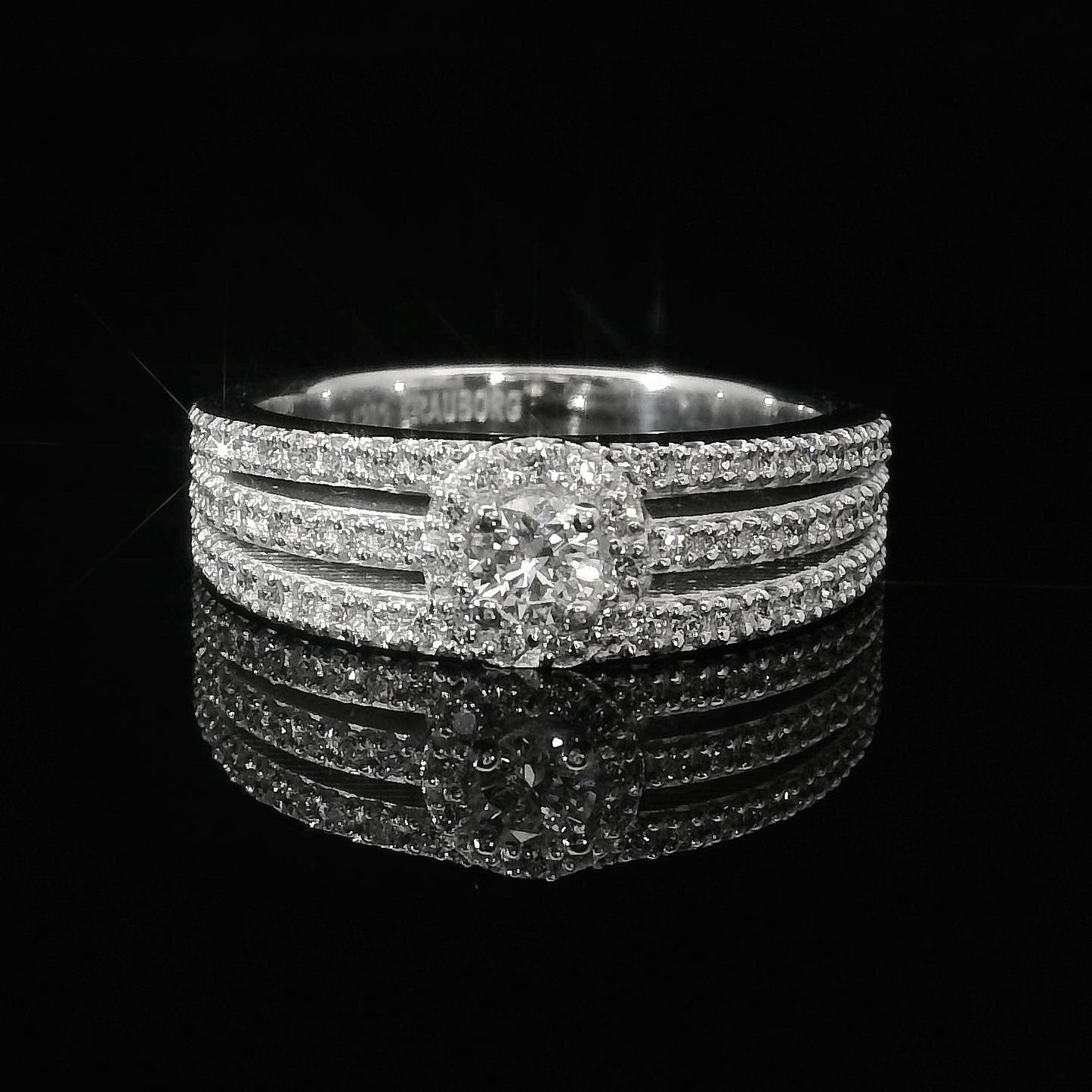 Diamond Engagement Ring - 18kt White Gold