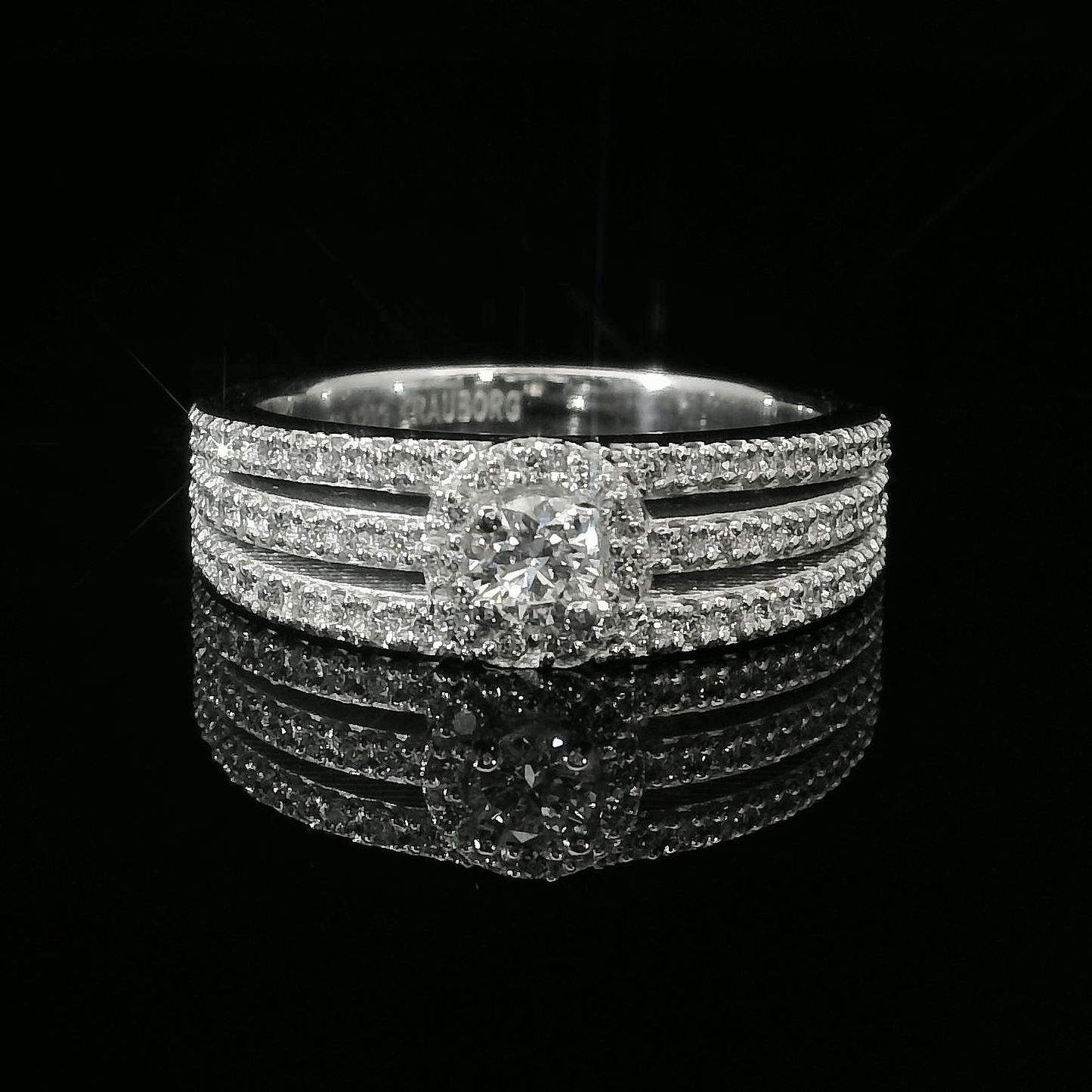 Diamond Engagement Ring - 18kt White Gold