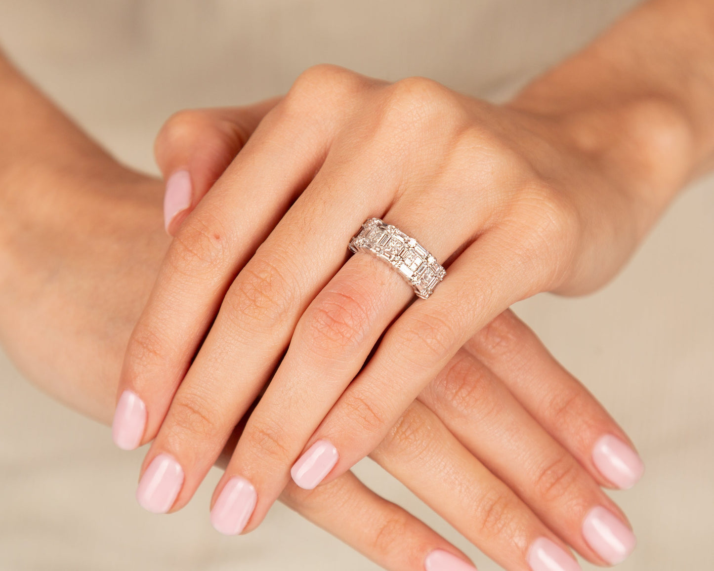 Diamond Engagement Ring - 18kt White Gold