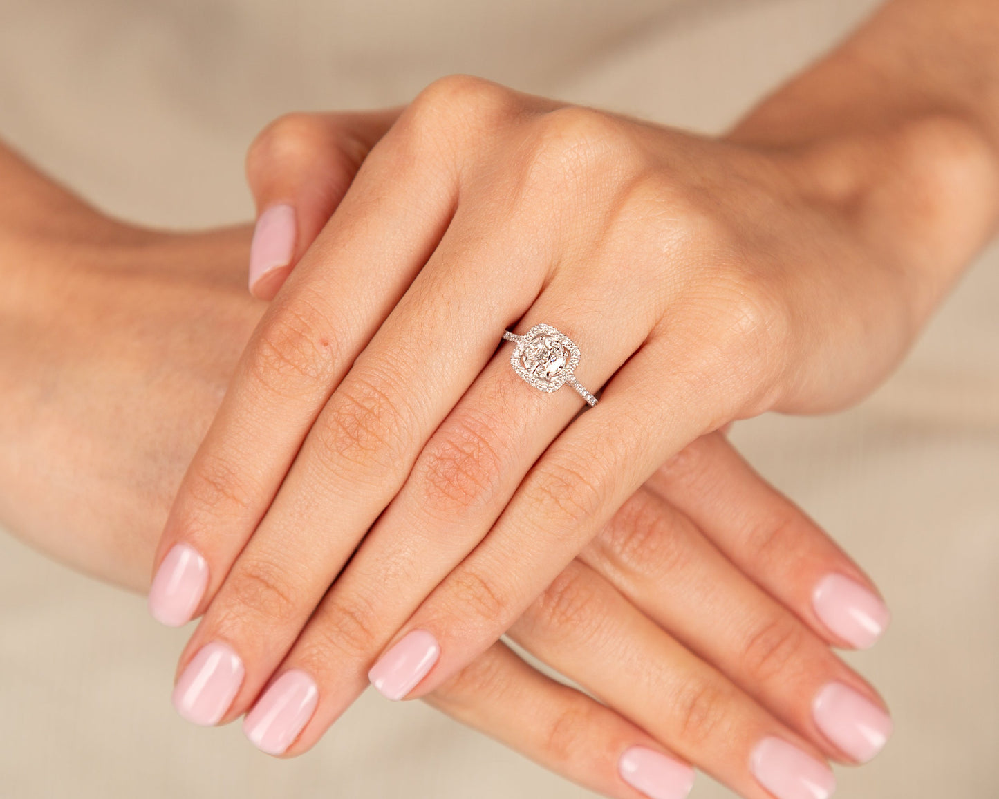 Diamond Engagement Ring - 18kt White Gold