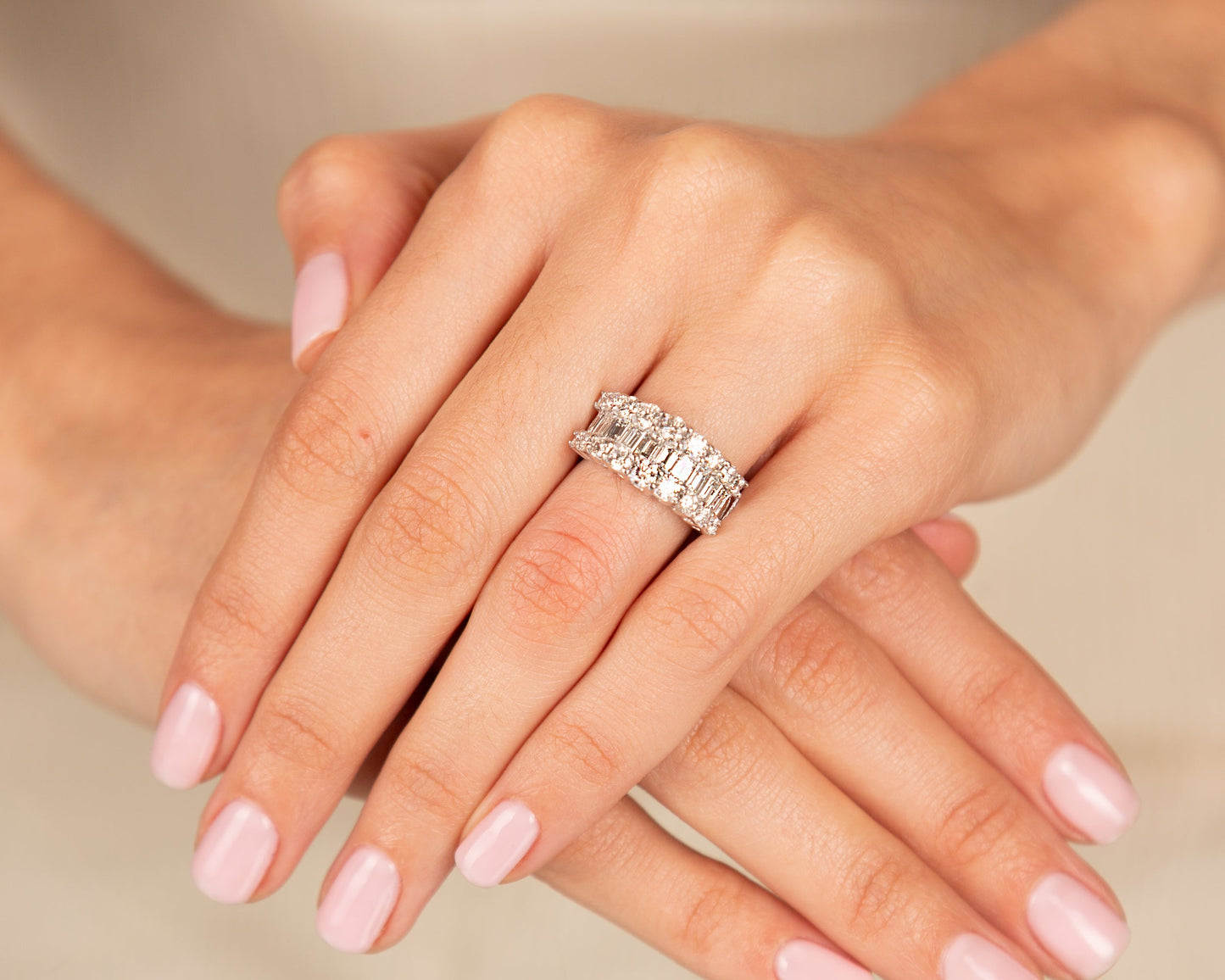 Natural Diamonds Engagement Ring - 18kt White Gold