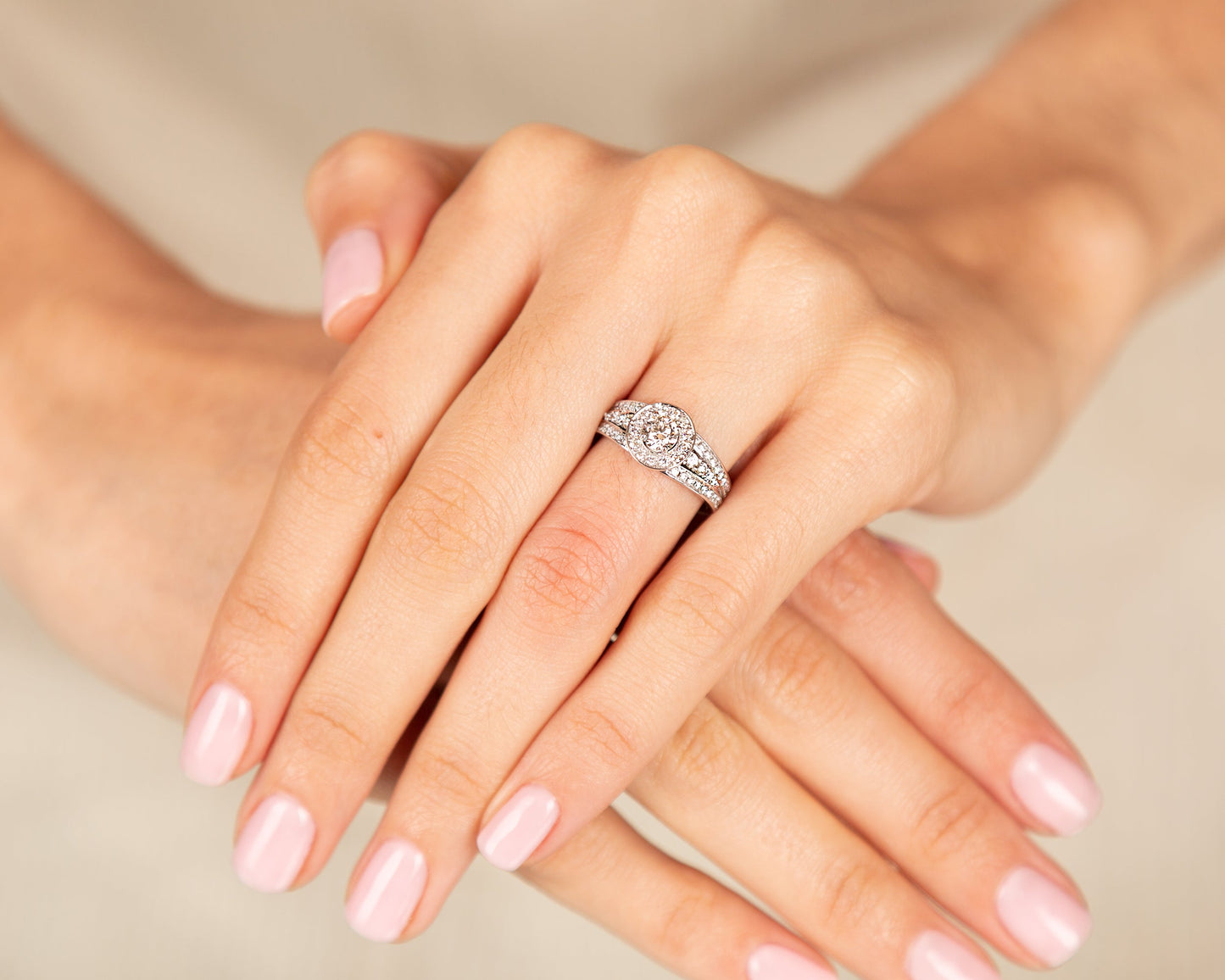 GIA Diamond Engagement Ring - 18kt White Gold