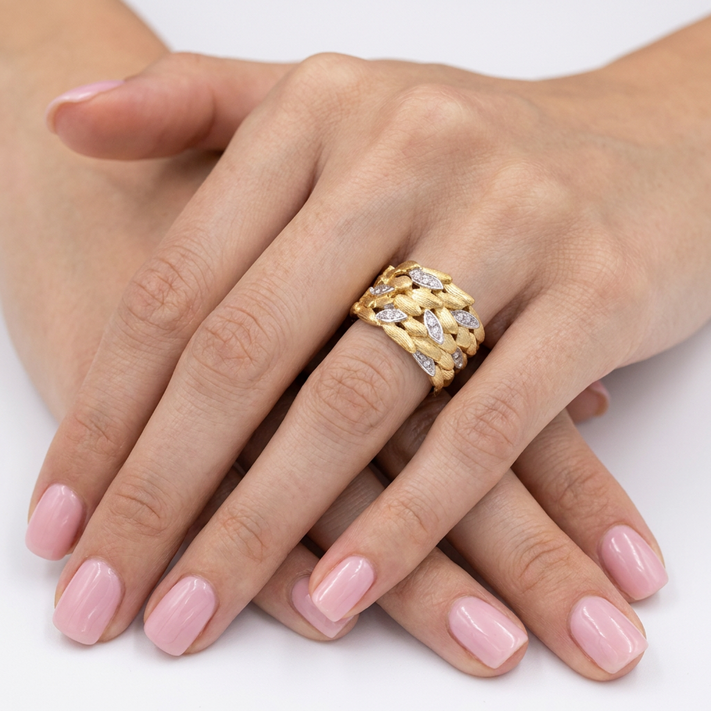 Natural Diamonds Ring - 14kt Yellow Gold