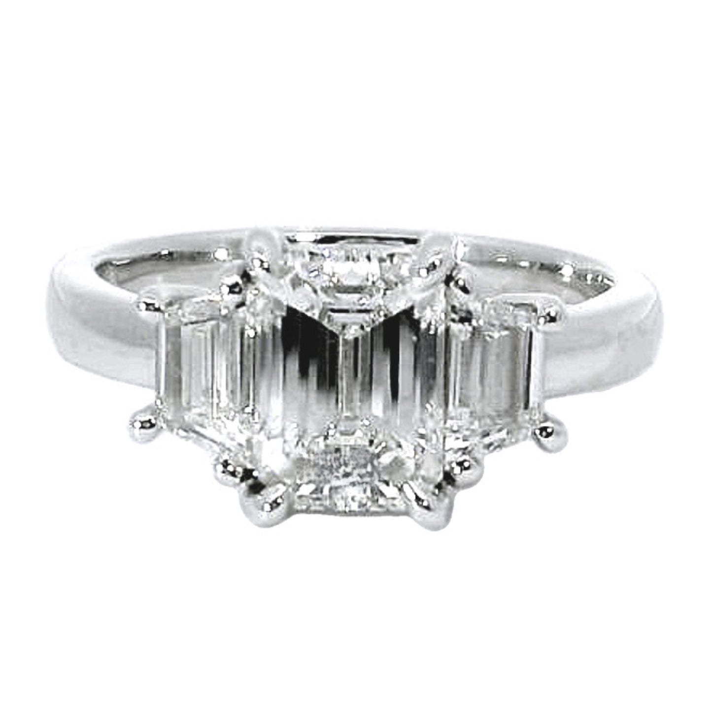 Emerald & Trapezoide GIA Diamond Ring - Platinum