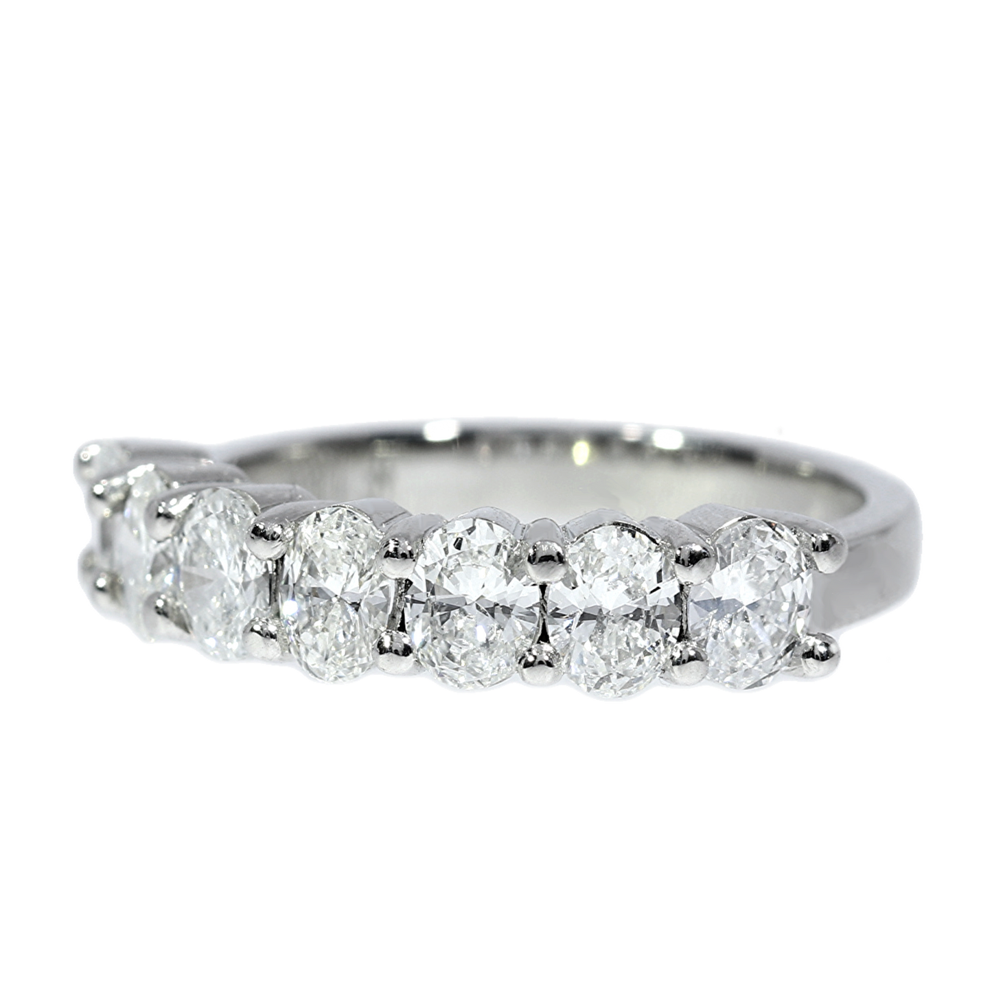 Elegant Oval Diamonds Ring - Platinum