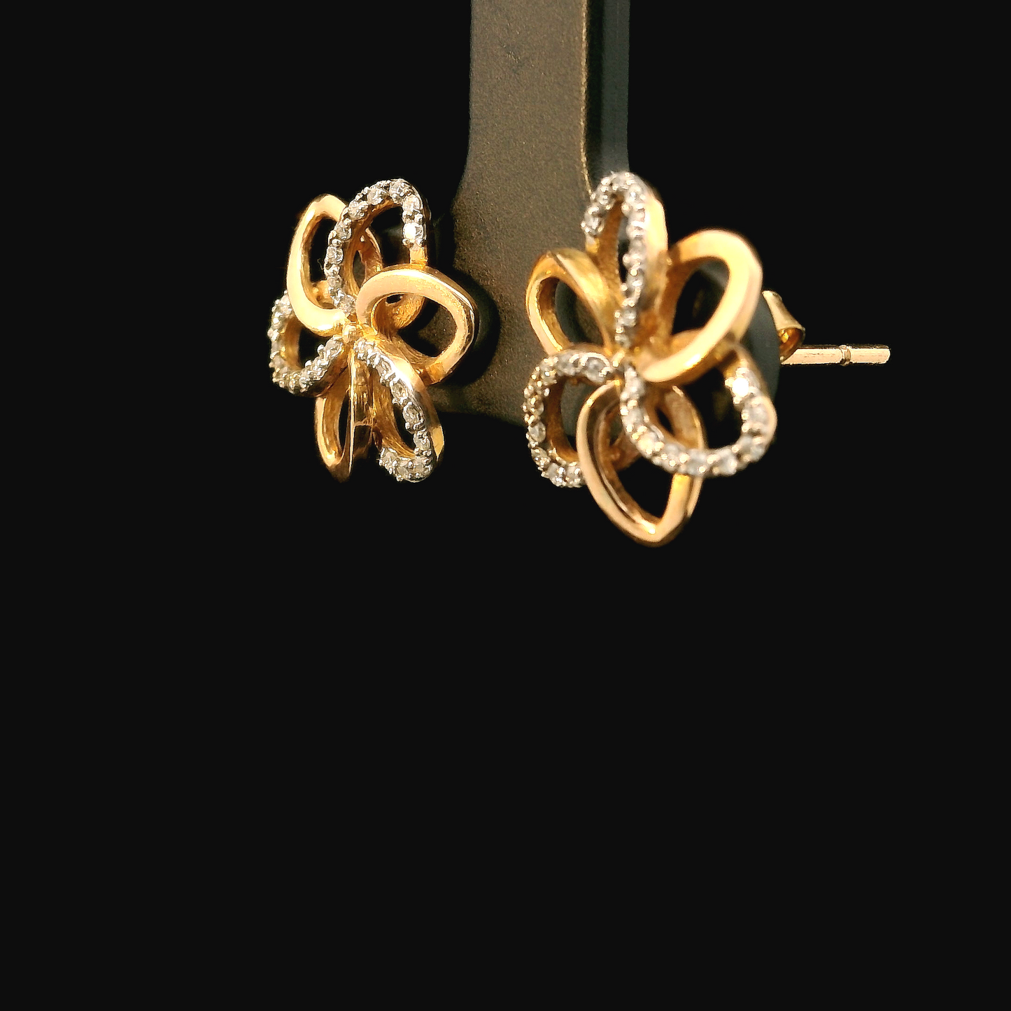 Diamond Earrings - 18kt Red Gold