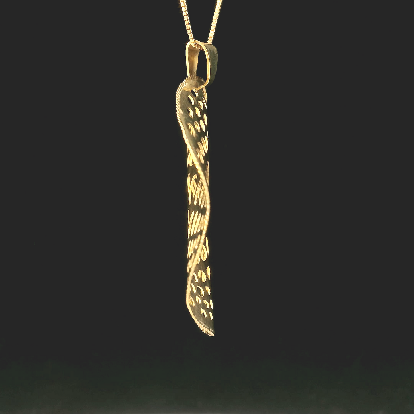 Round Pendant - 18kt Yellow Gold