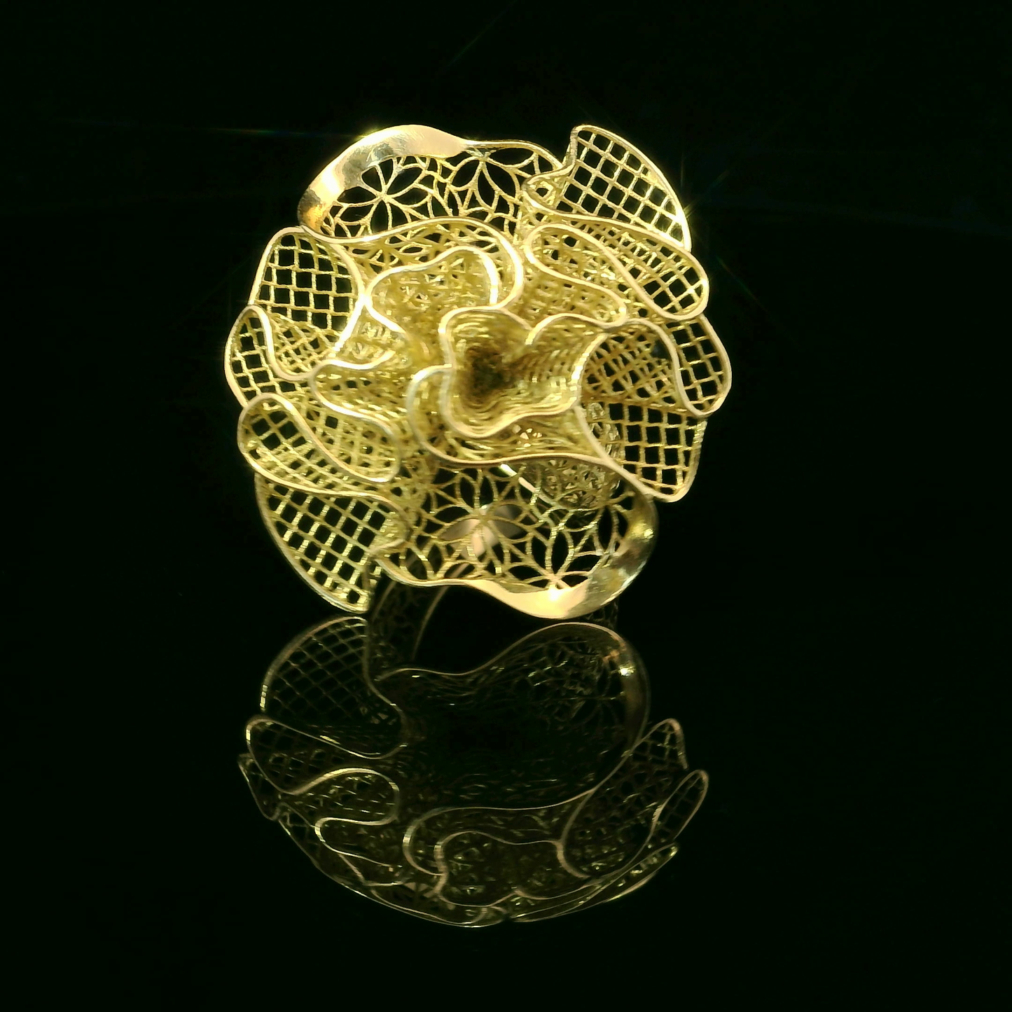 Filigree Flower Ring - 18kt Yellow Gold