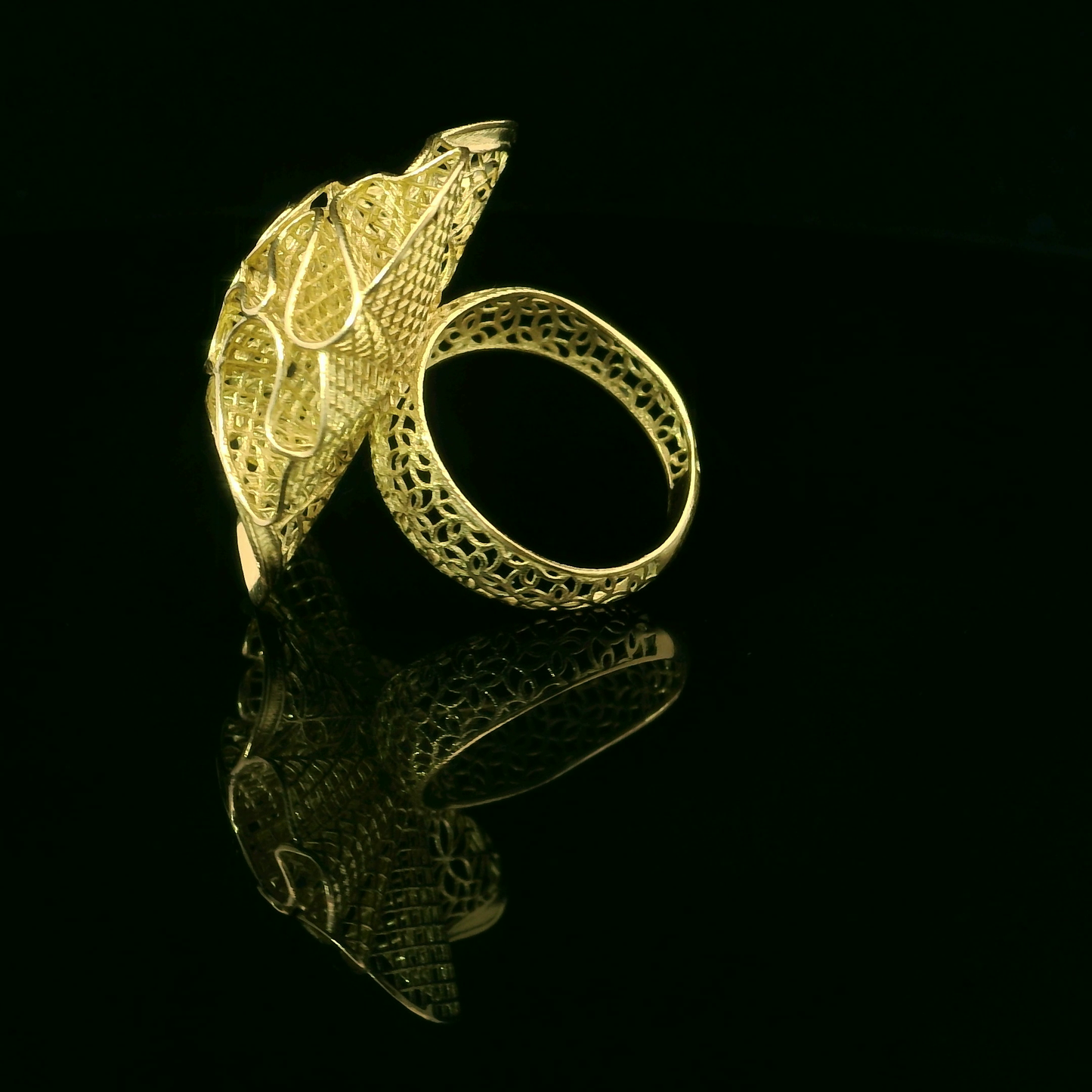 Filigree Flower Ring - 18kt Yellow Gold