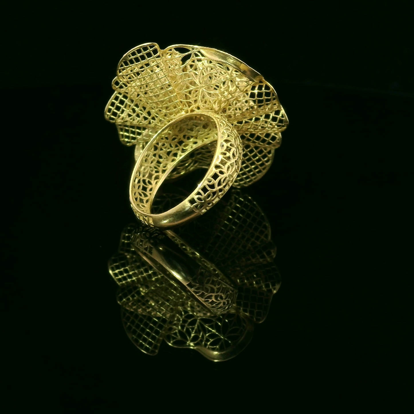 Filigree Flower Ring - 18kt Yellow Gold