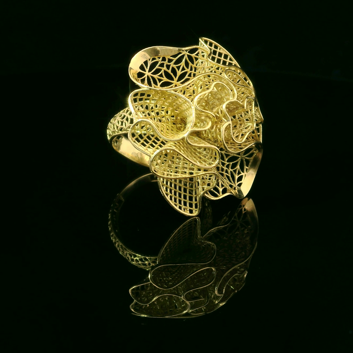 Filigree Flower Ring - 18kt Yellow Gold