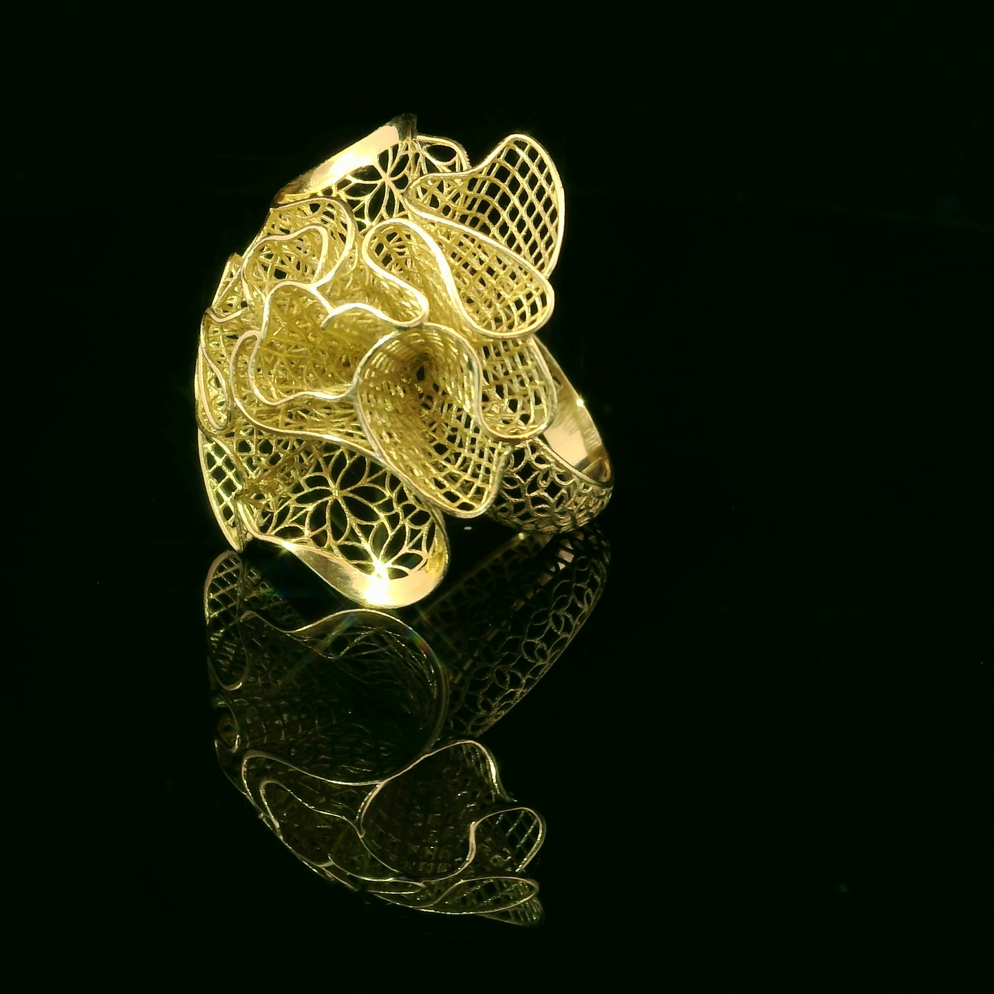 Filigree Flower Ring - 18kt Yellow Gold
