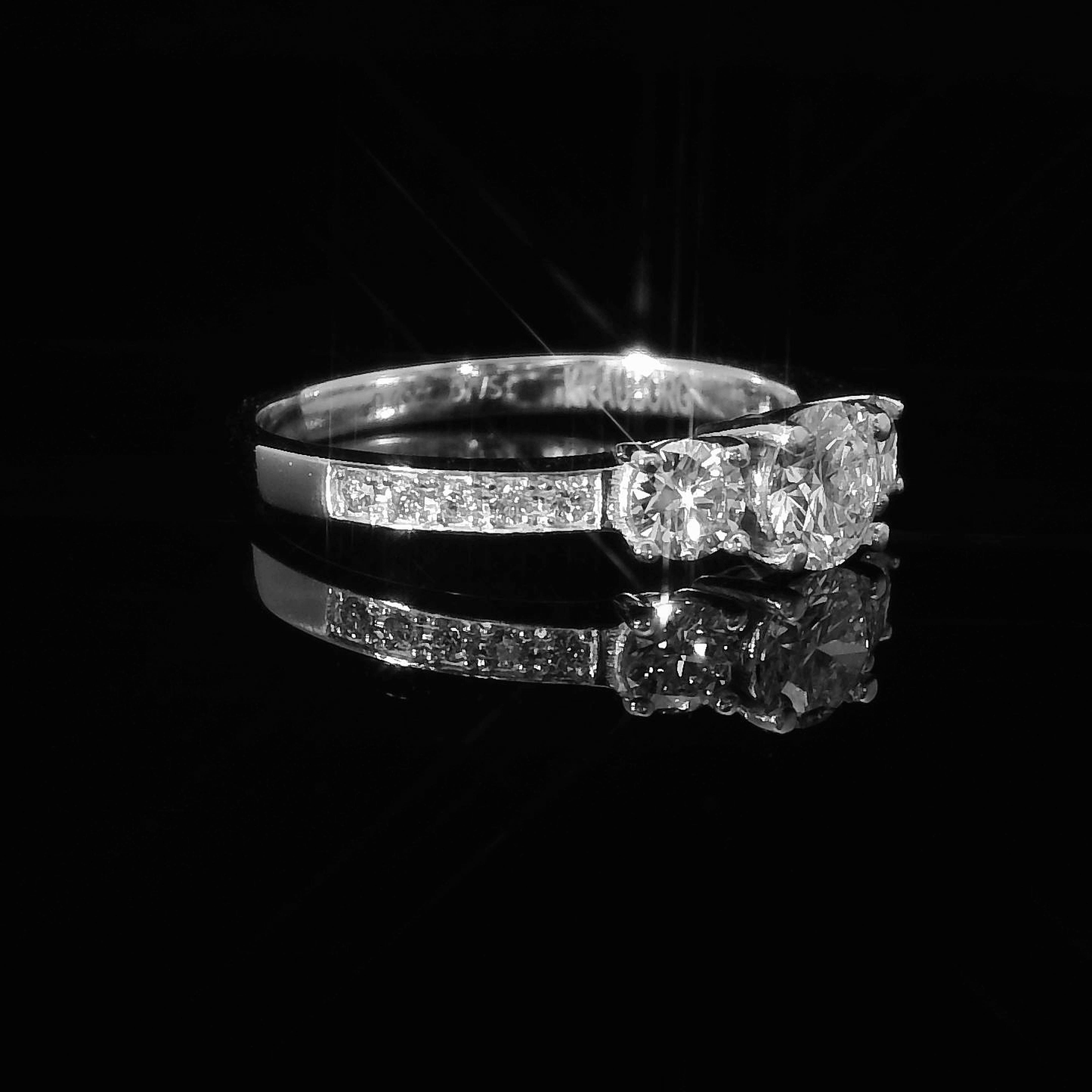 GIA Diamond Engagement Ring - 18kt White Gold