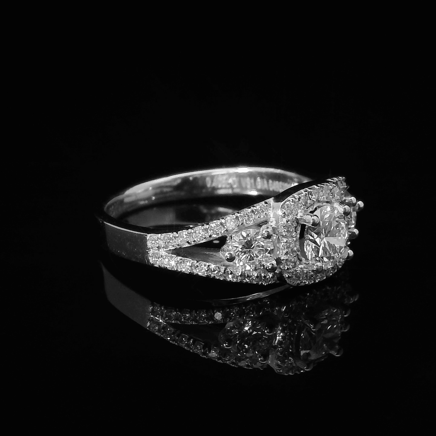 Natural GIA Diamond Engagement Ring - 18kt White Gold