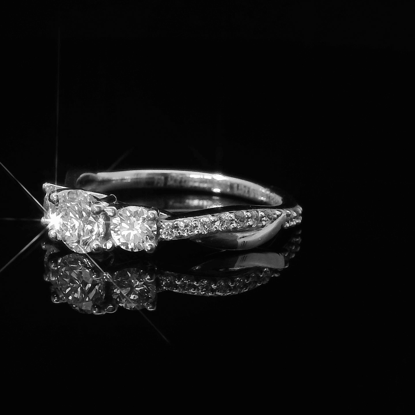 Natural GIA Diamond Ring - 18kt White Gold