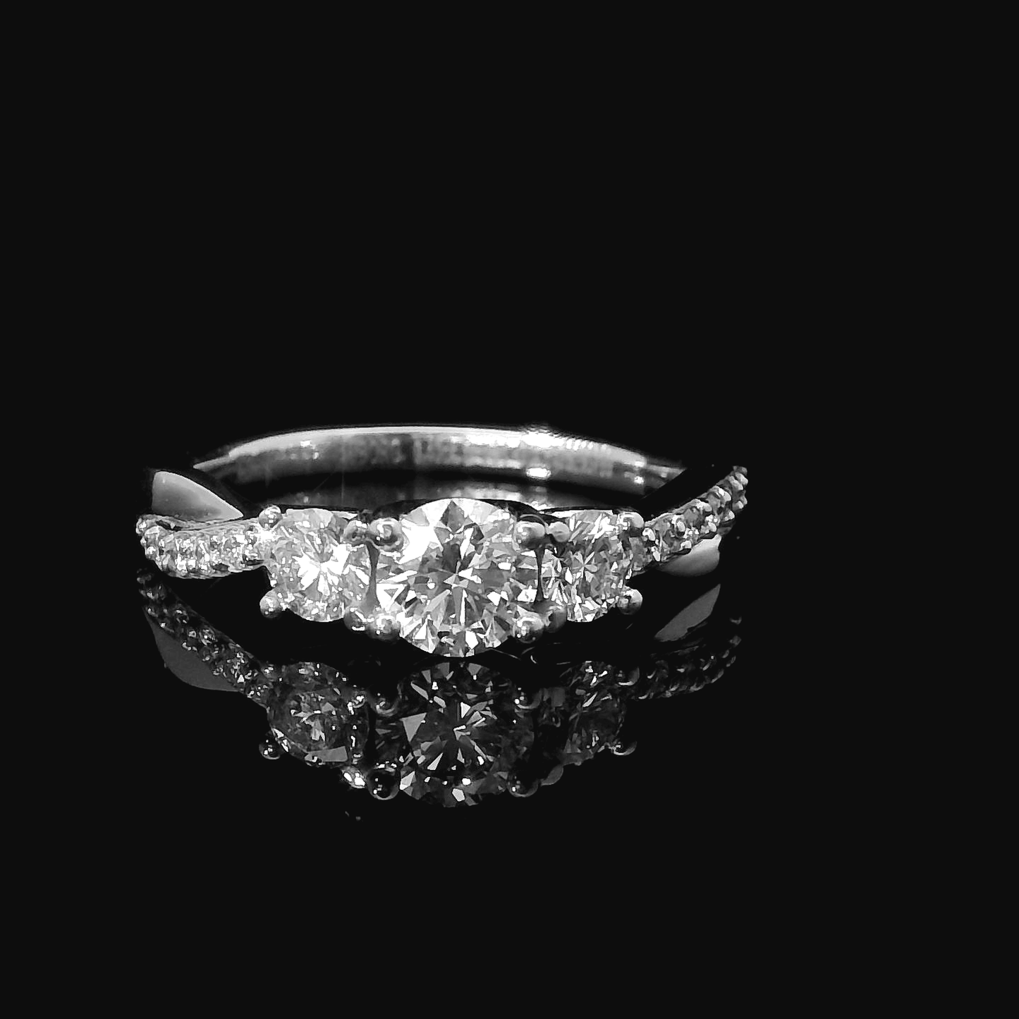 Natural GIA Diamond Ring - 18kt White Gold