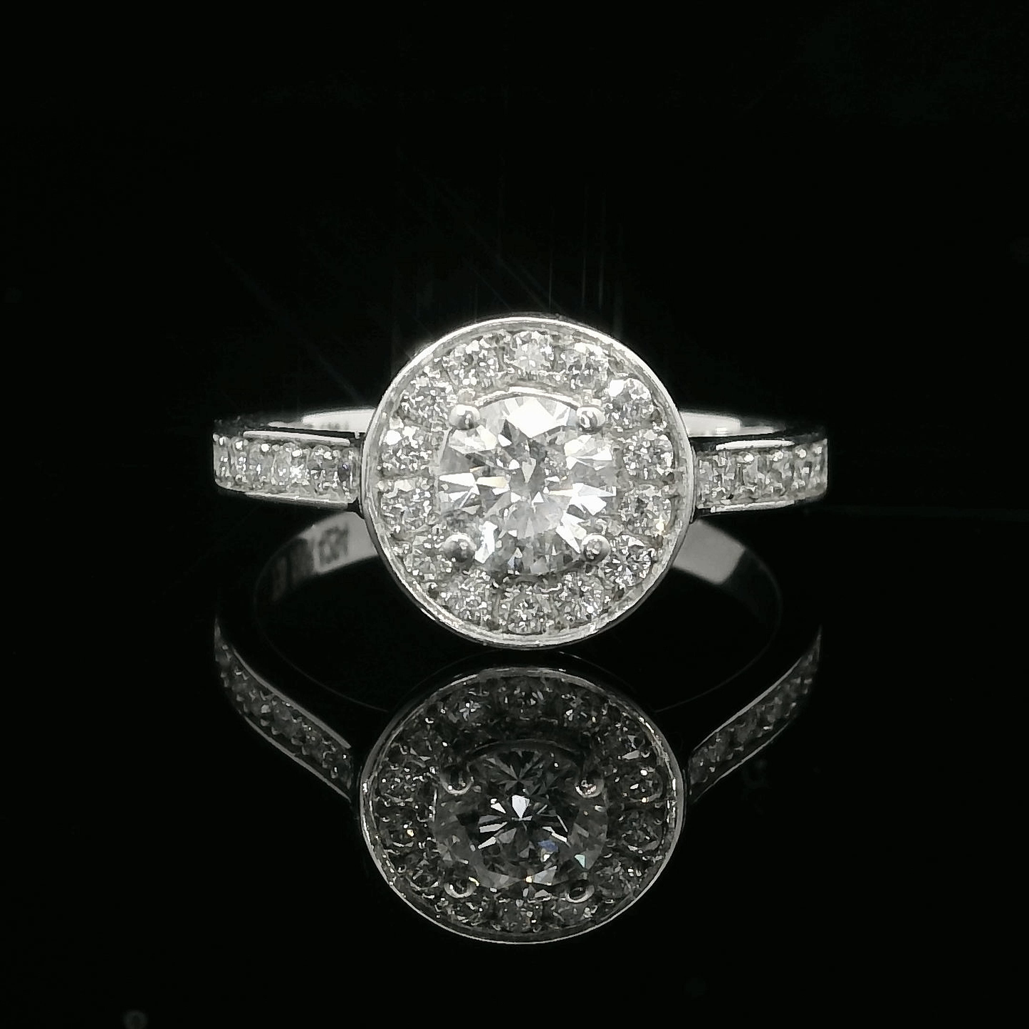 Diamond Engagement Ring - 18kt White Gold