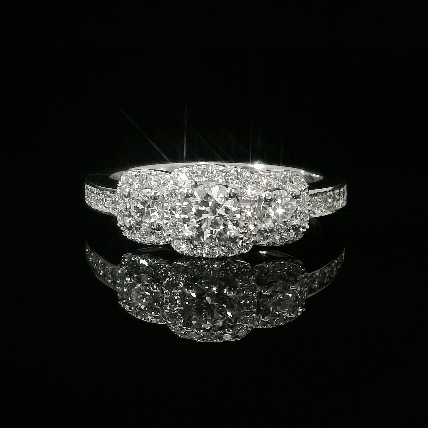 GIA Diamond Engagement Ring - 18kt White Gold