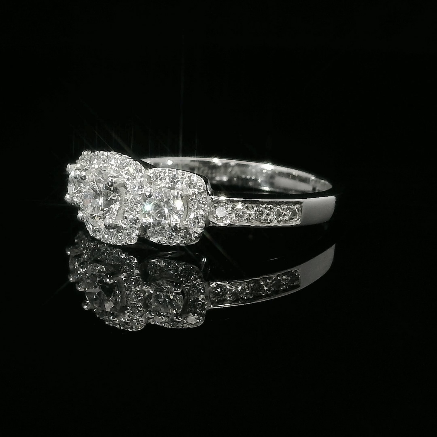 GIA Diamond Engagement Ring - 18kt White Gold