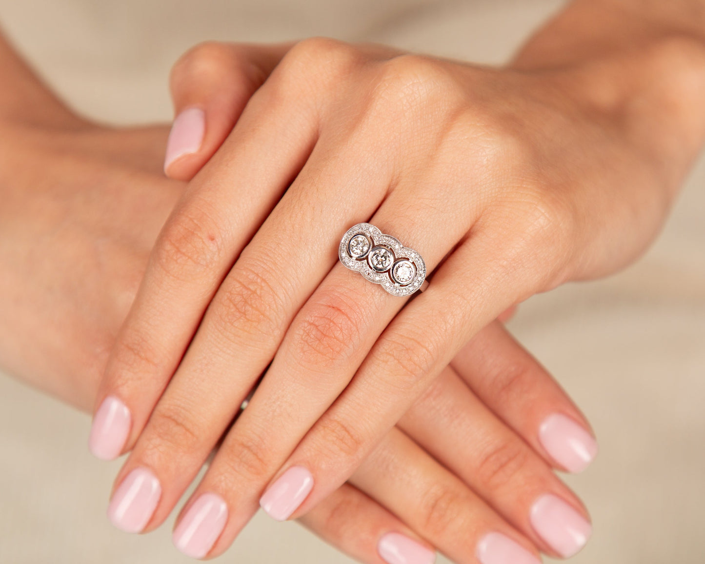 Diamond Engagement Ring - 18kt White Palladium Gold
