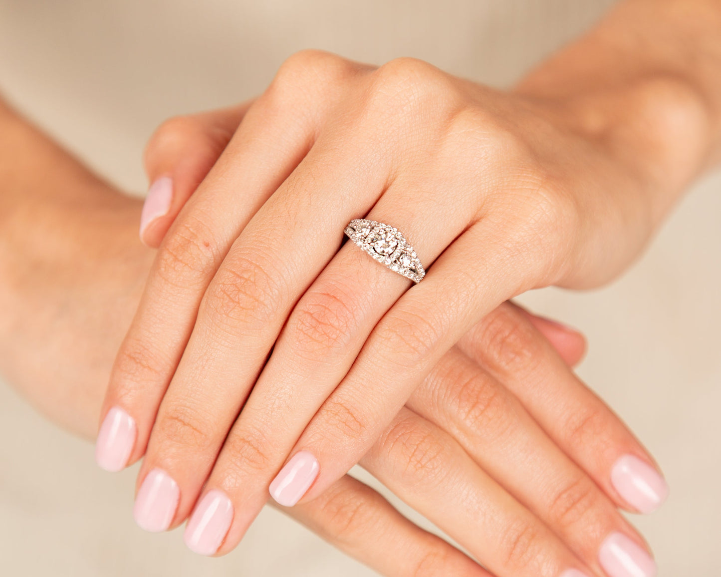 Natural GIA Diamond Engagement Ring - 18kt White Gold
