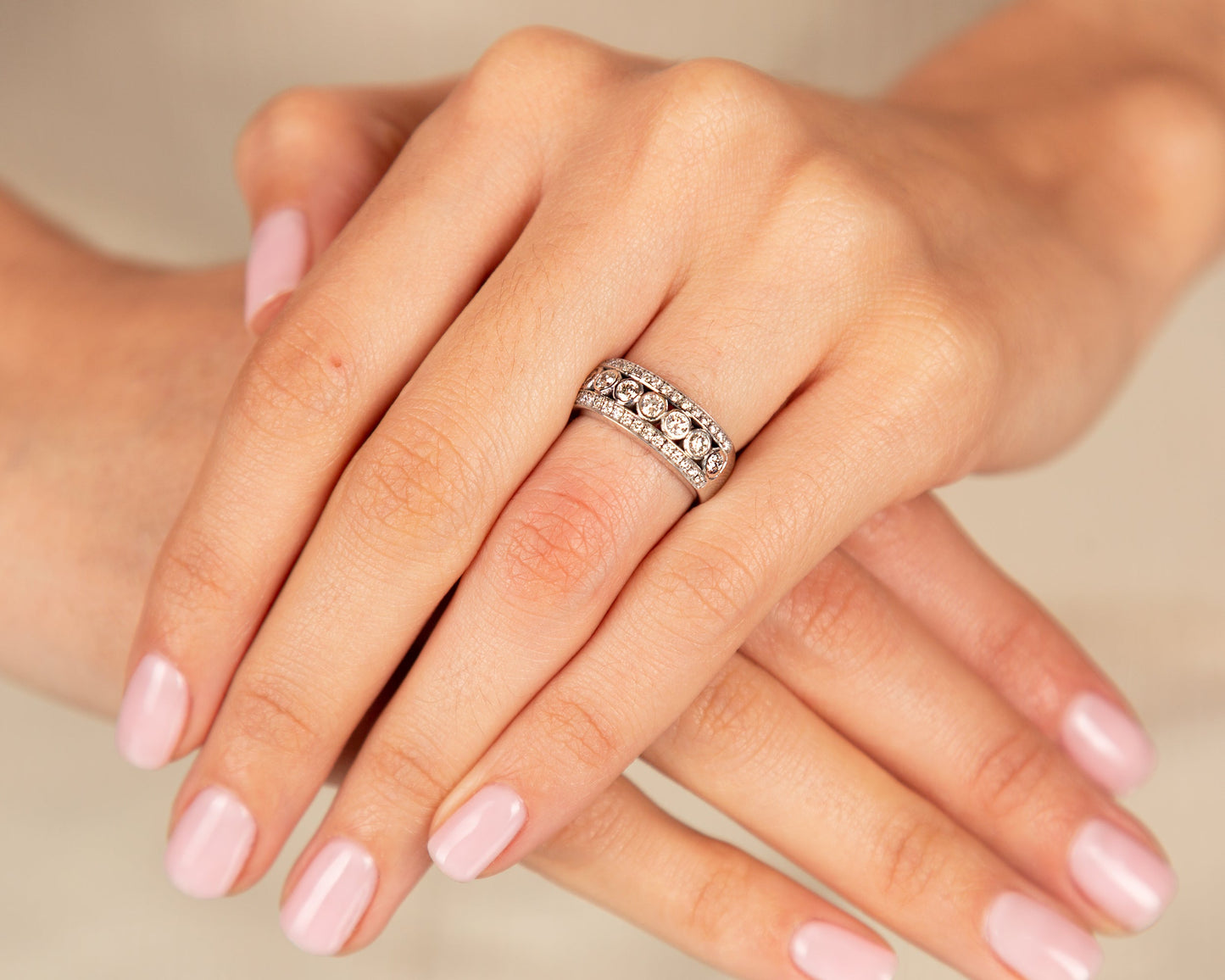 Diamond Engagement Ring - 18kt White Gold