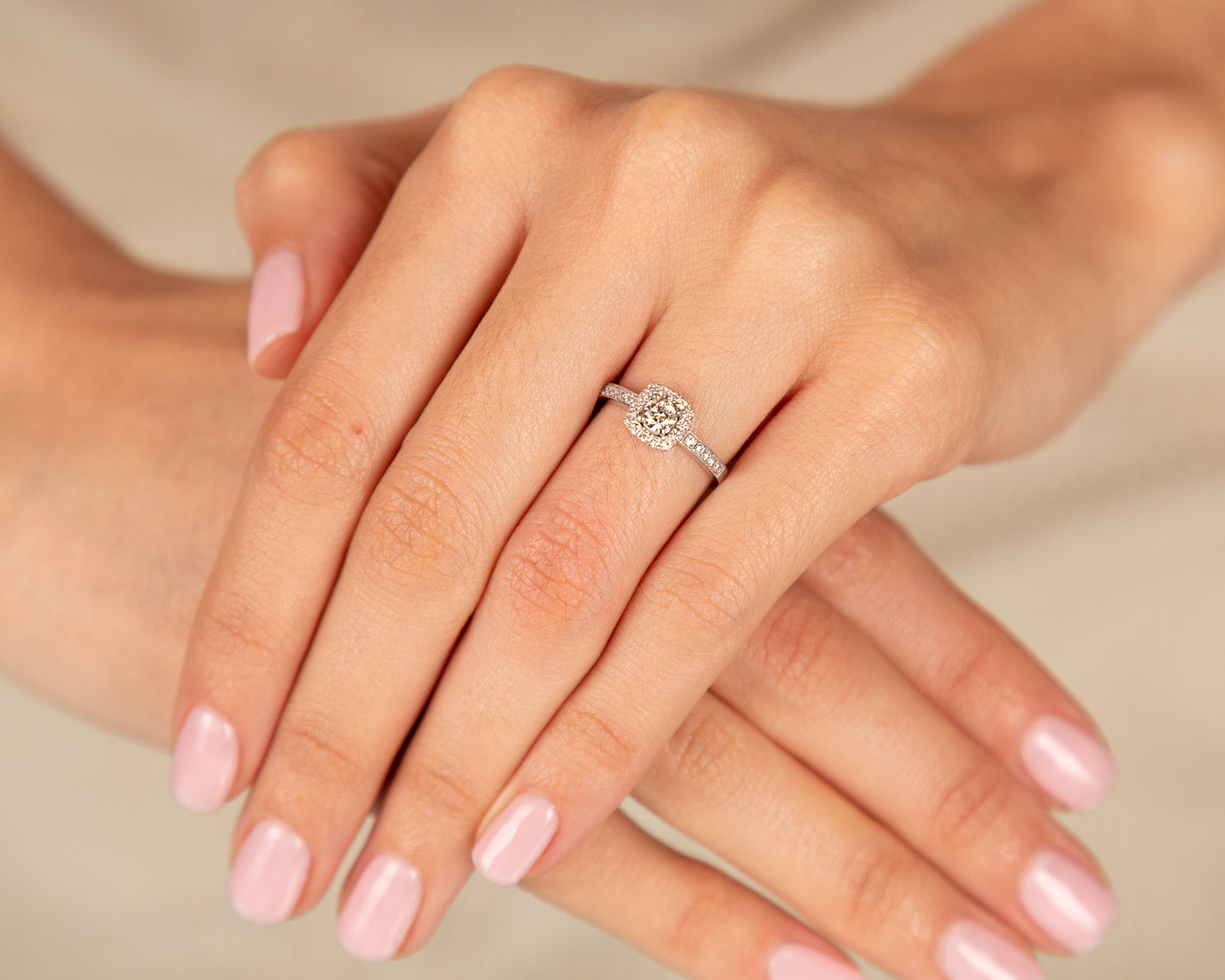 GIA Diamond Engagement Ring - 18kt White Gold