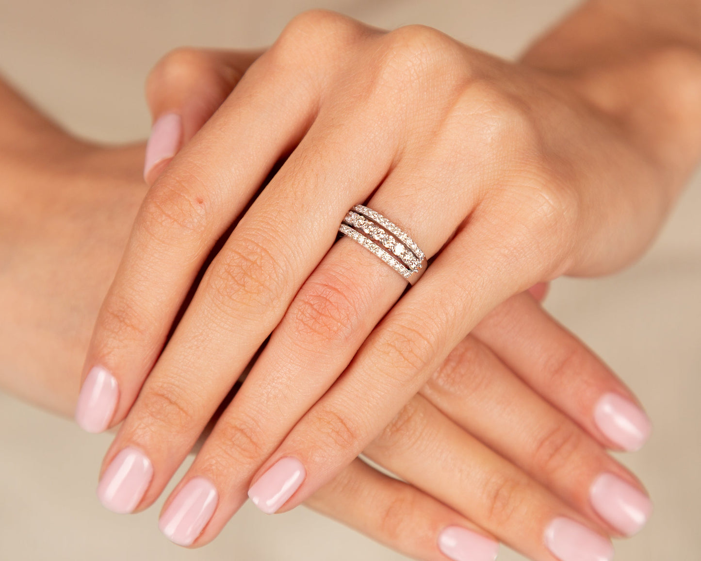Diamond Engagement Ring - 18kt White Gold