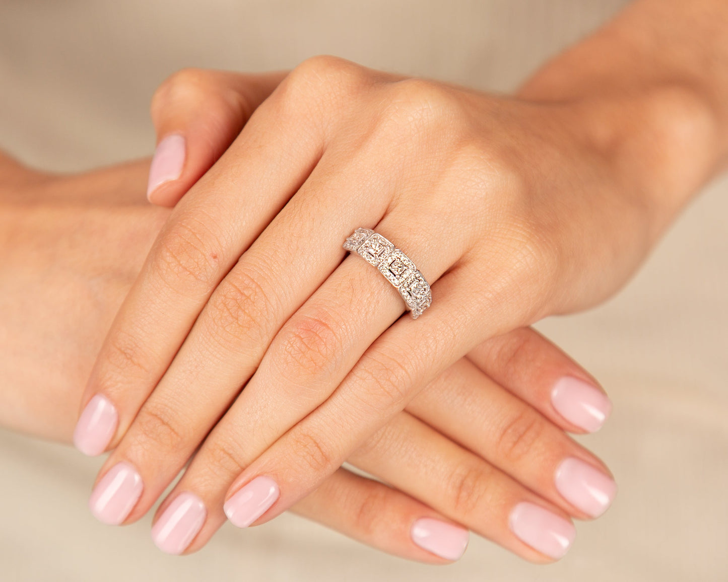 Diamond Engagement Ring - 18kt White Gold