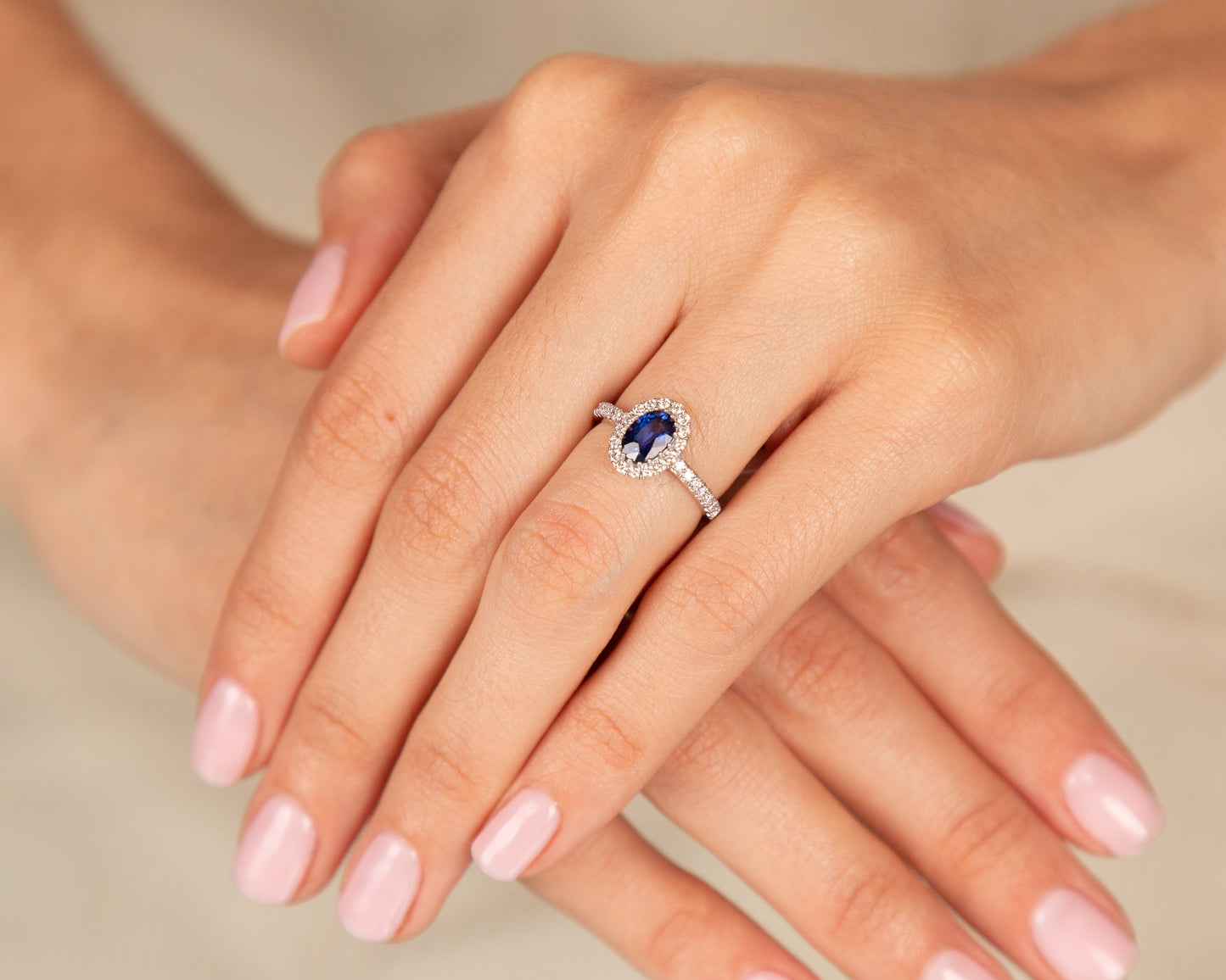 Elegant Blue Sapphire and Diamond - 18kt White Gold