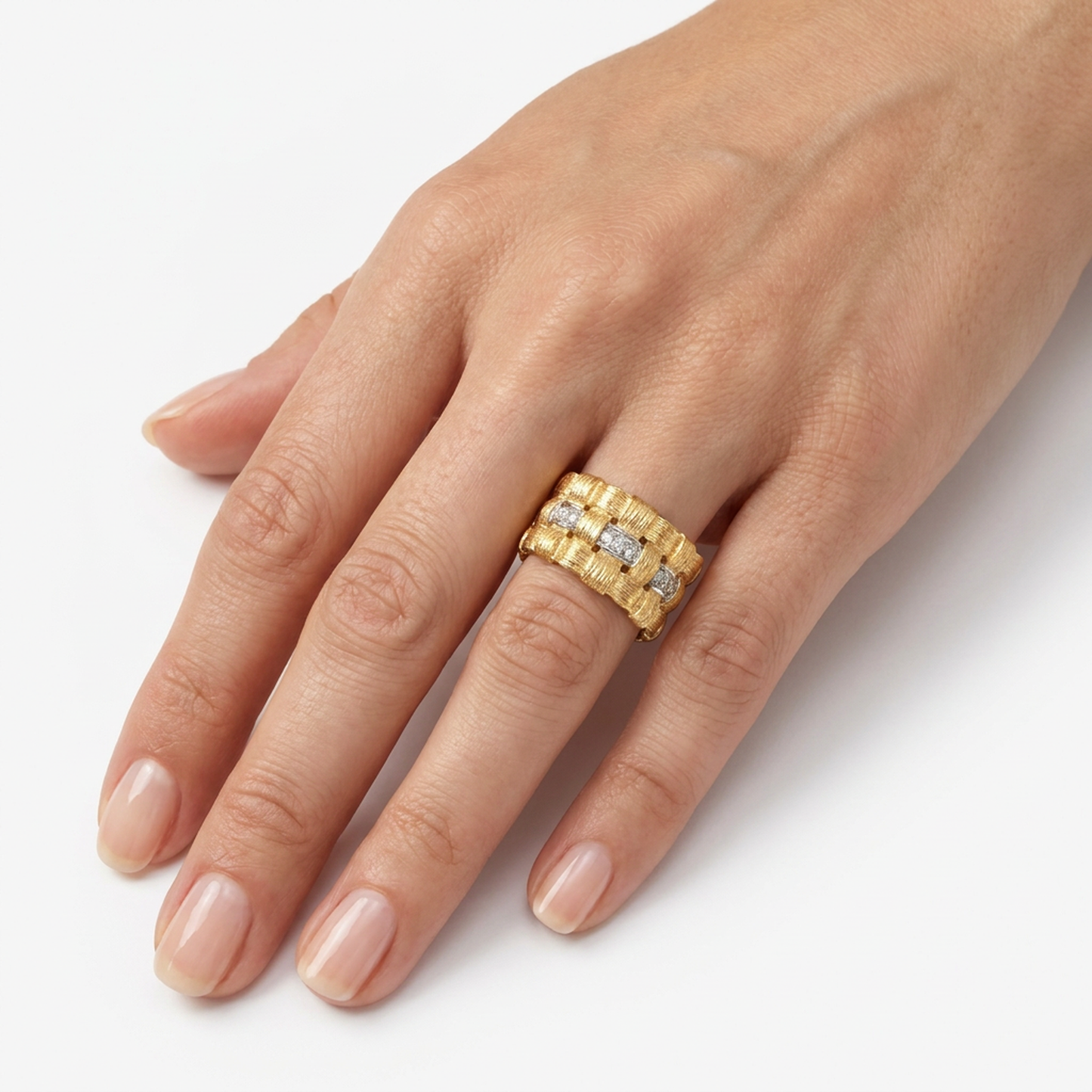 Natural Diamonds Ring - 14kt Yellow Gold