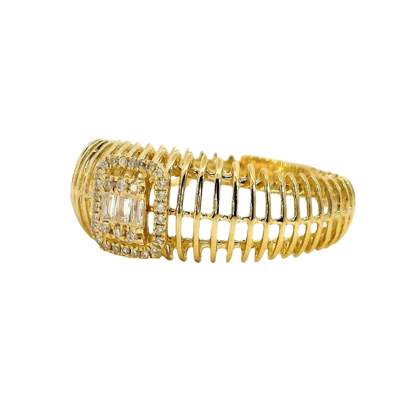 Natural Diamond Ring - 18kt Yellow Gold