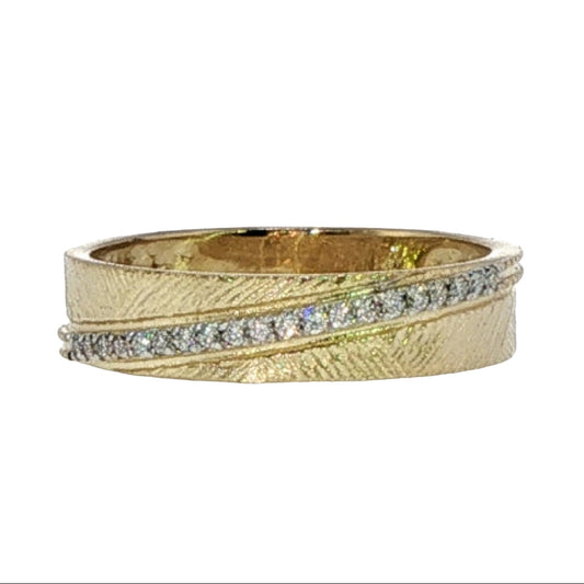 Natural Diamonds Ring - 14kt Yellow Gold