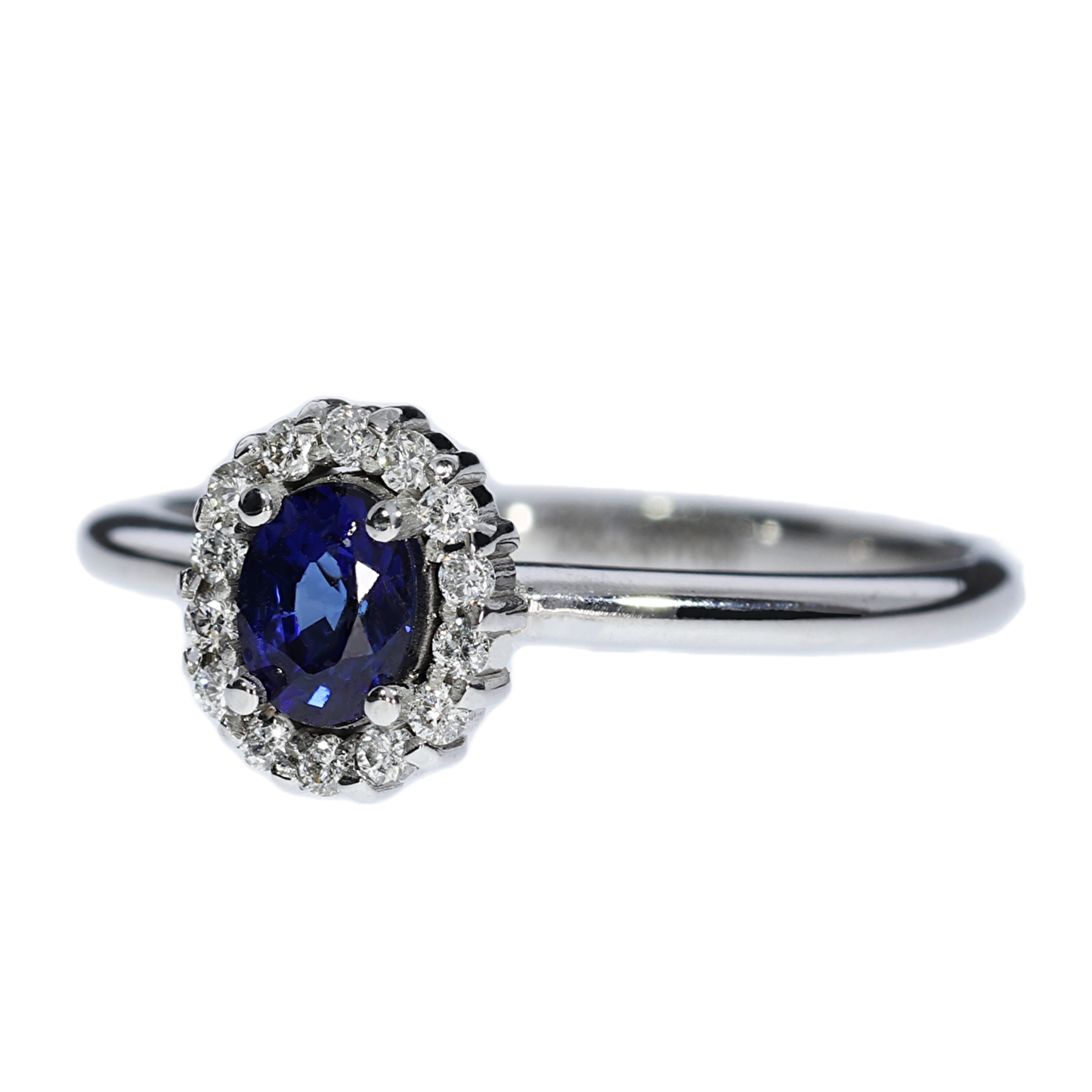 Elegant Sapphire and Diamond Ring - 18kt White Gold