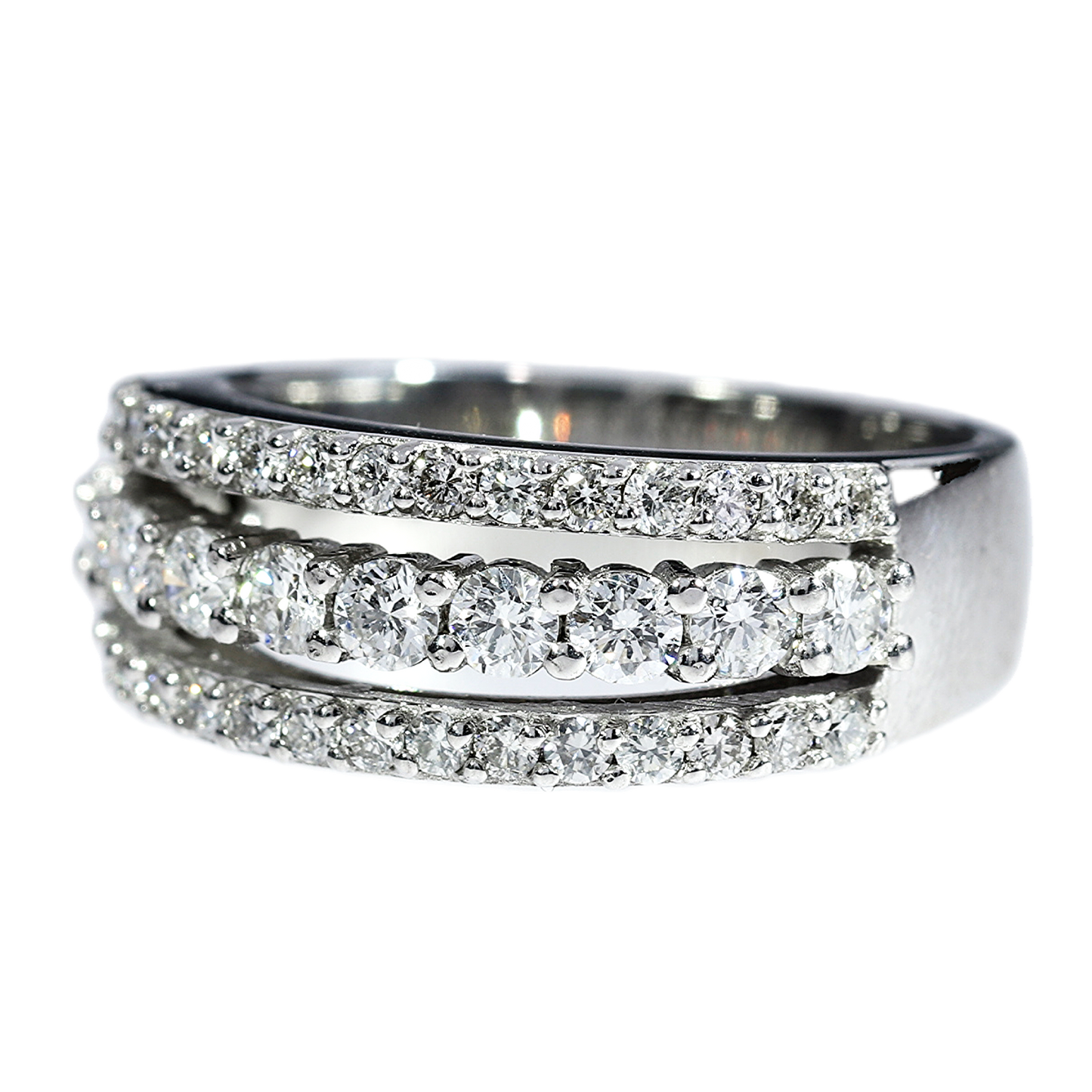Diamond Engagement Ring - 18kt White Gold