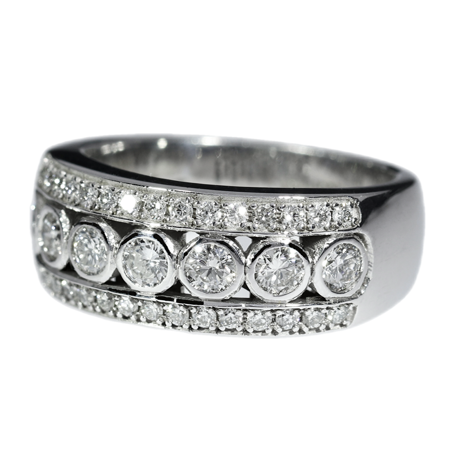 Diamond Engagement Ring - 18kt White Gold