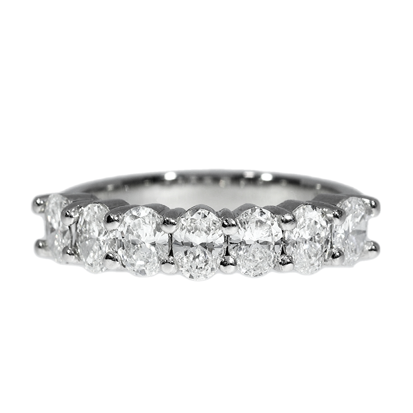 Elegant Oval Diamonds Ring - Platinum