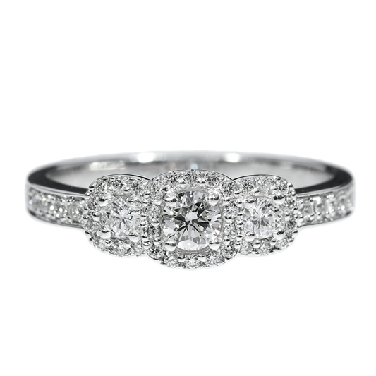 Diamond Engagement Ring - 18kt White Gold