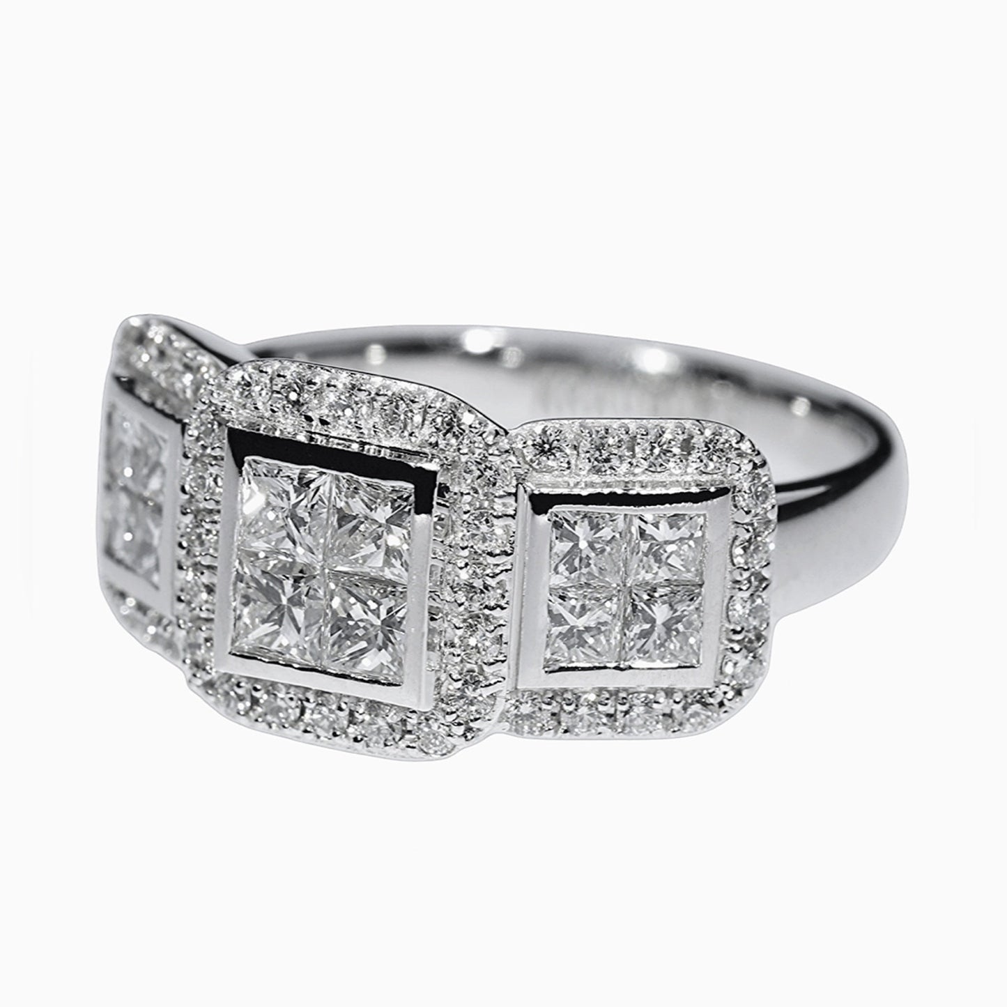 Diamond Engagement Ring - 18kt White Gold