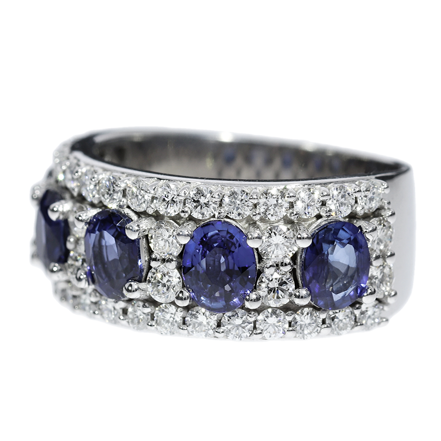 Elegant Sapphire and Diamond Ring - 18kt White Gold